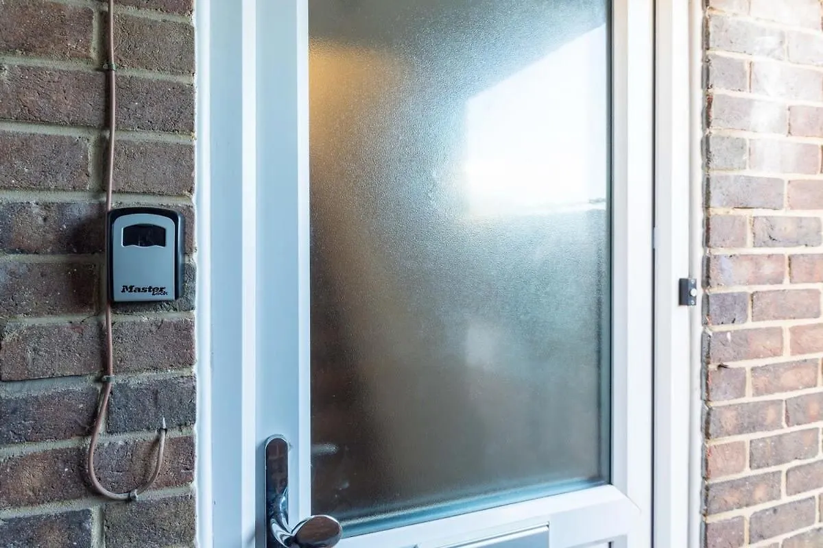 19A The Broadwalk - Cozy 1Br In The Heart Of Crawley Near Gatwick Airport Great For Contractors And Flight Crew Students Villa Holiday home Crawley (West Sussex)