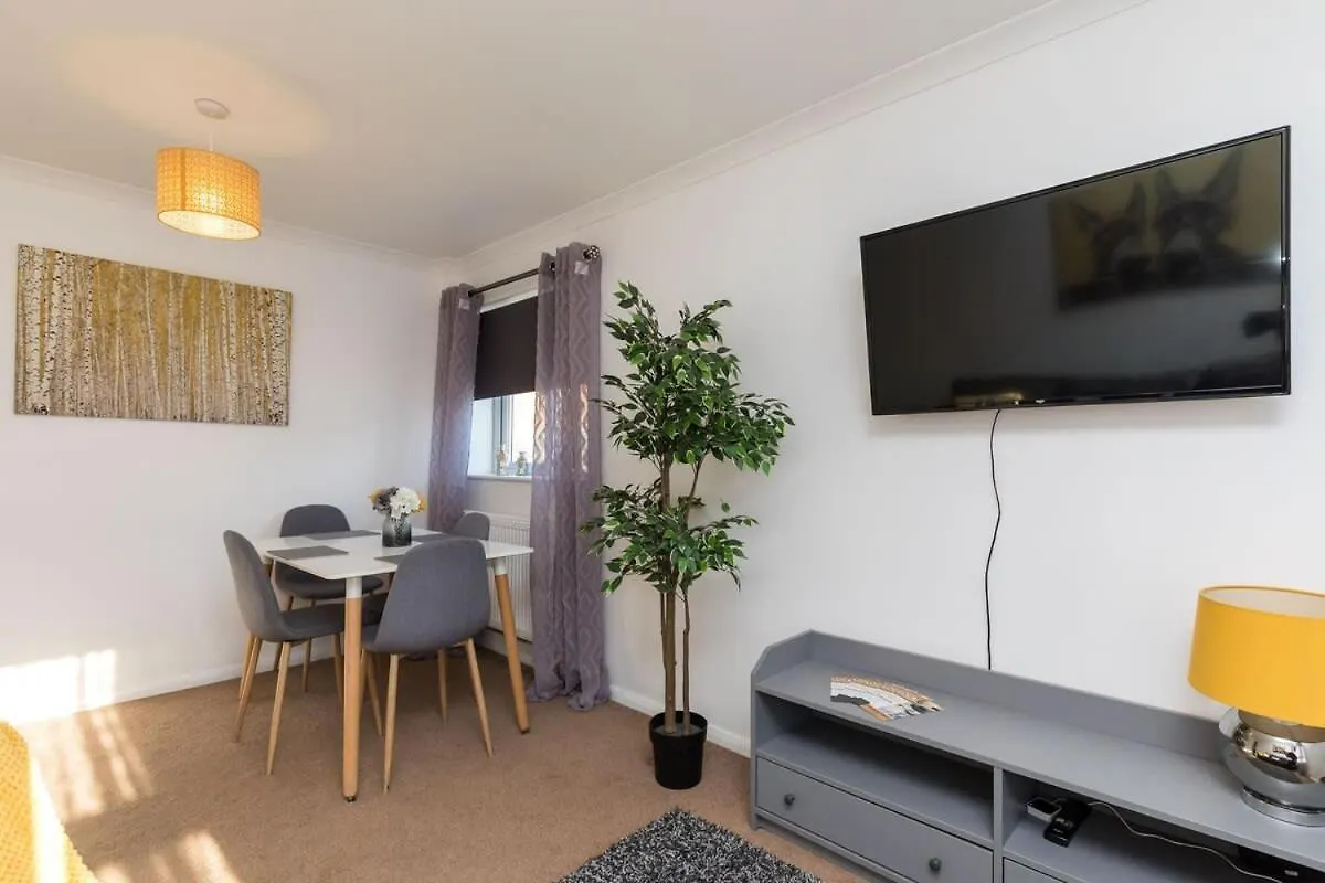 19A The Broadwalk - Cozy 1Br In The Heart Of Crawley Near Gatwick Airport Great For Contractors And Flight Crew Students Villa Holiday home